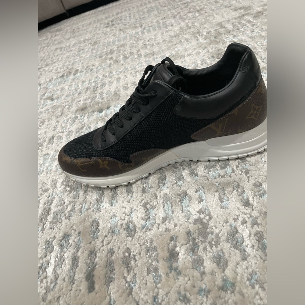 LOUIS VUITTON 
Monogram Mens Run Away Sneaker 1A80PV Black - Picture 14 of 16